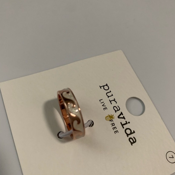 Pura Vida Jewelry - Pura Vida - Gold Tone and Enamel Wave Ring. Size 7 and 8